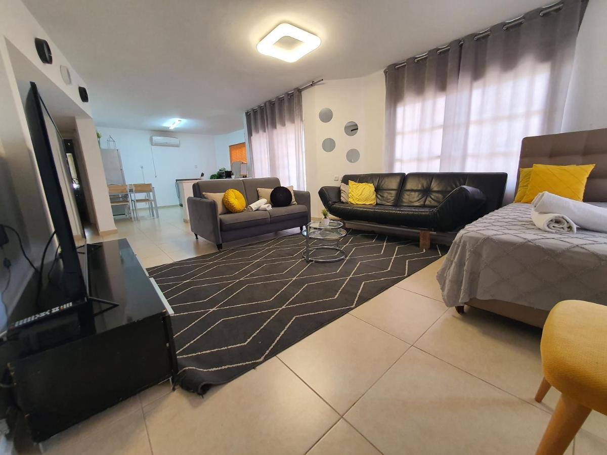 Barak Royal Suites 20 Garden Jacuzzi - ג'קוזי בחצר Eilat Luaran gambar
