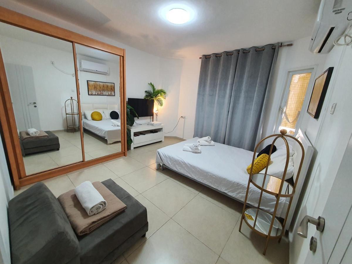 Barak Royal Suites 20 Garden Jacuzzi - ג'קוזי בחצר Eilat Luaran gambar